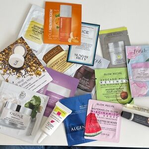 Skincare sample set